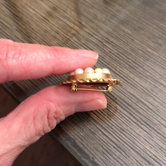 Vintage 12k Gold Filled, Real Pearl Filigree Circle Pin - Picture 6 of 11